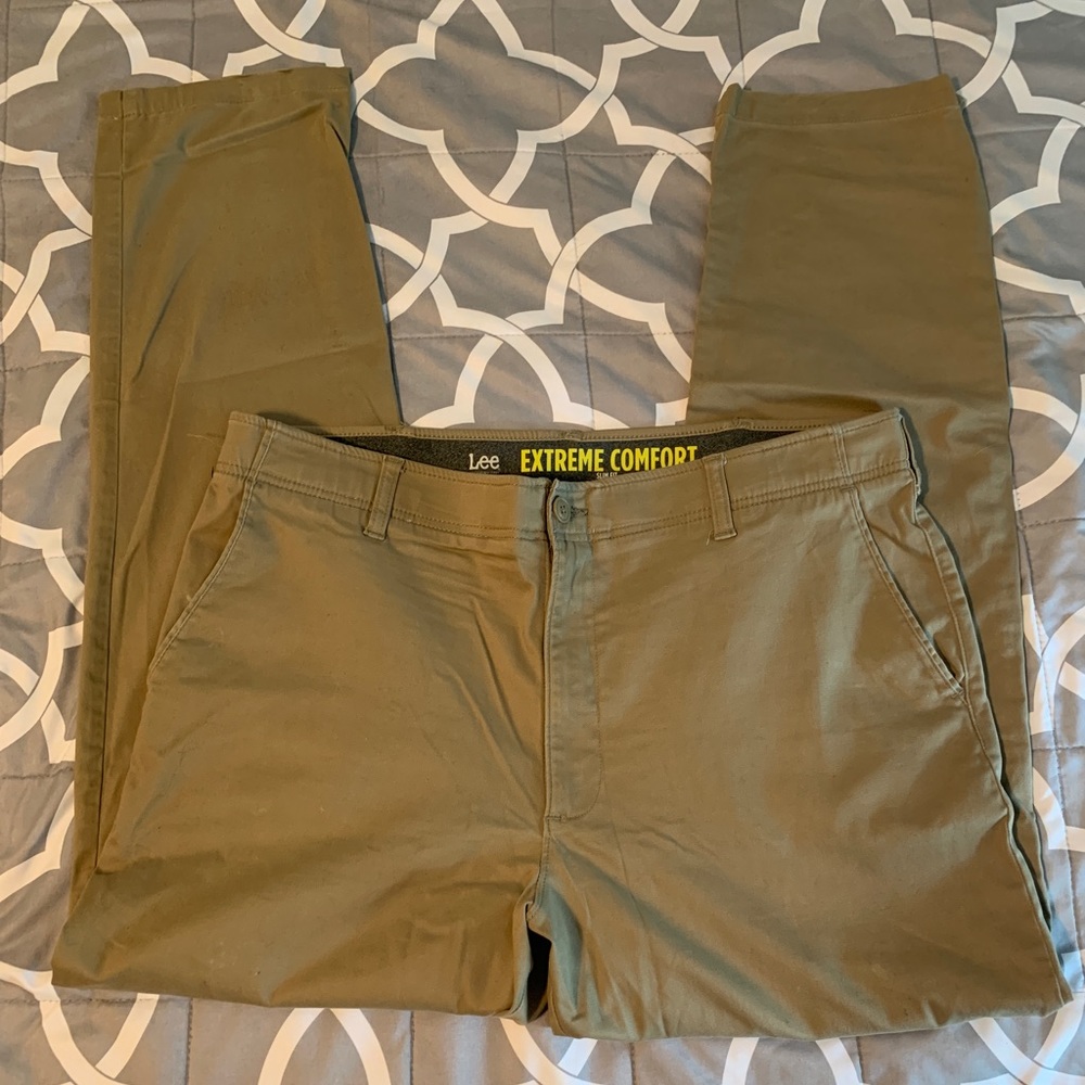 Men’s Lee Performance Series Extreme Comfort Khaki Slim Fit Flat Front Pants